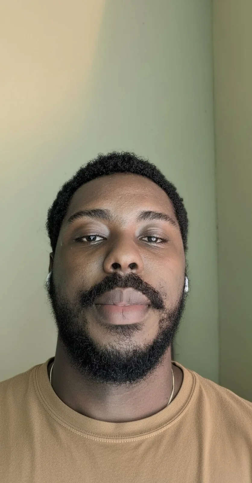 Profile photo of Dennis E., ui/ux & product designer from Nigeria